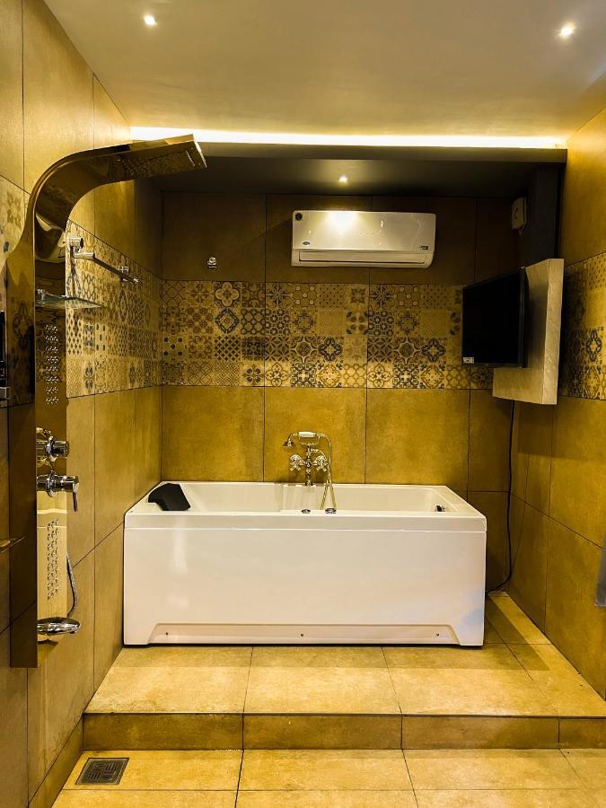 Bbc Luxury Apartments Perintalmanna Bagian luar foto