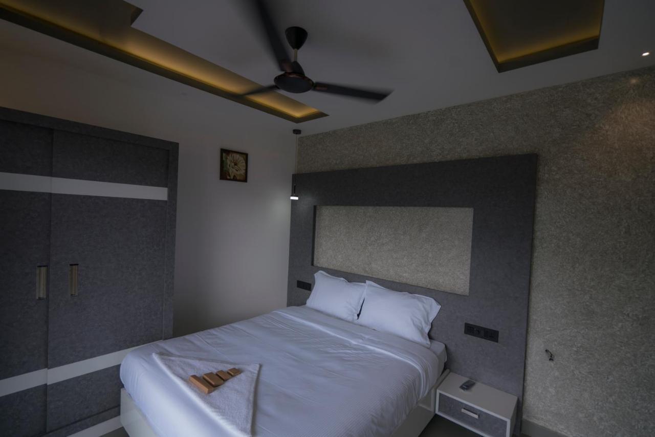 Bbc Luxury Apartments Perintalmanna Bagian luar foto
